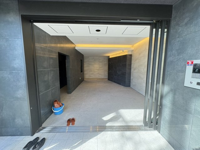 SOLASIA residence 千里丘のエントランス