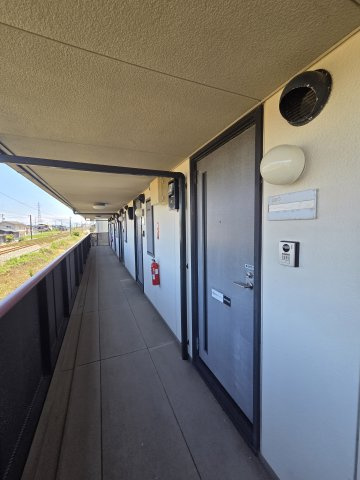 リブェール高岡の玄関