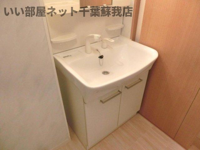 いずみハイツの洗面所|脱衣スペースもあります