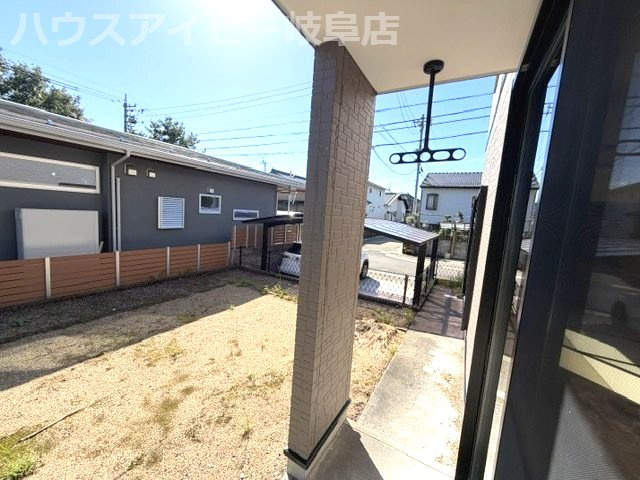 岐阜市大洞柏台！築23年再生住宅！お車3台可能！2台分カーポート！大容量のウォークインクローゼット！の庭|岐阜市大洞柏台！築23年再生住宅！お車3台可能！2台分カーポート付き！大容量のウォークインクローゼット！