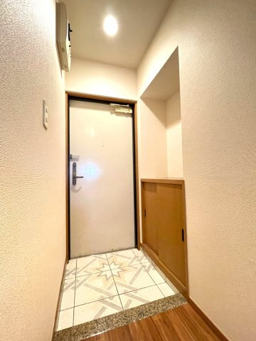 日高市南平沢　ブランカーラの玄関