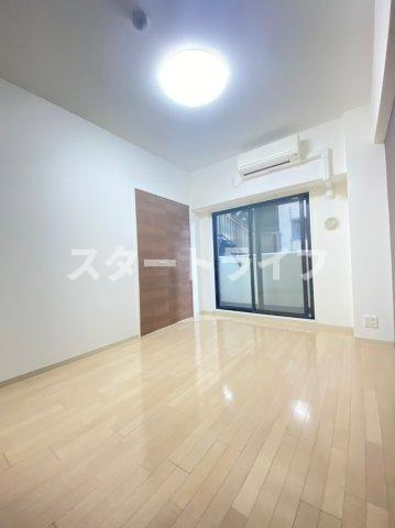 大阪市淀川区西三国３丁目の賃貸マンションの居間・リビング