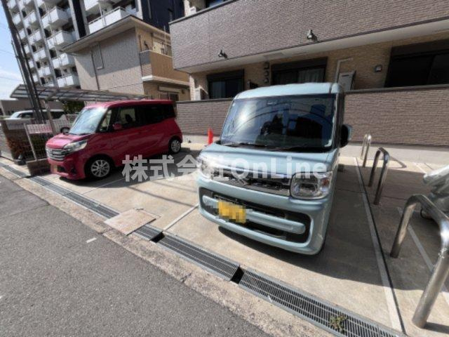 H-maison平野WEST2の駐車場