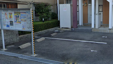 レオパレスドウマンの駐車場