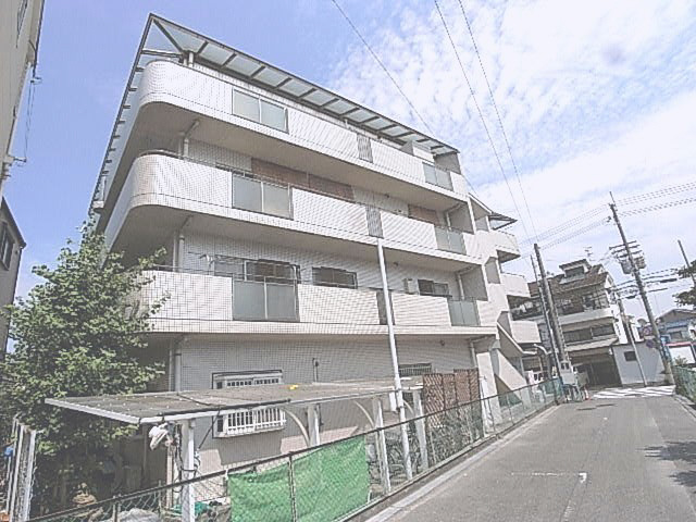 楽友コーポ3号館の外観