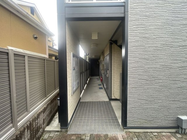 【エントランス】 | レオパレスレインボー松ヶ丘