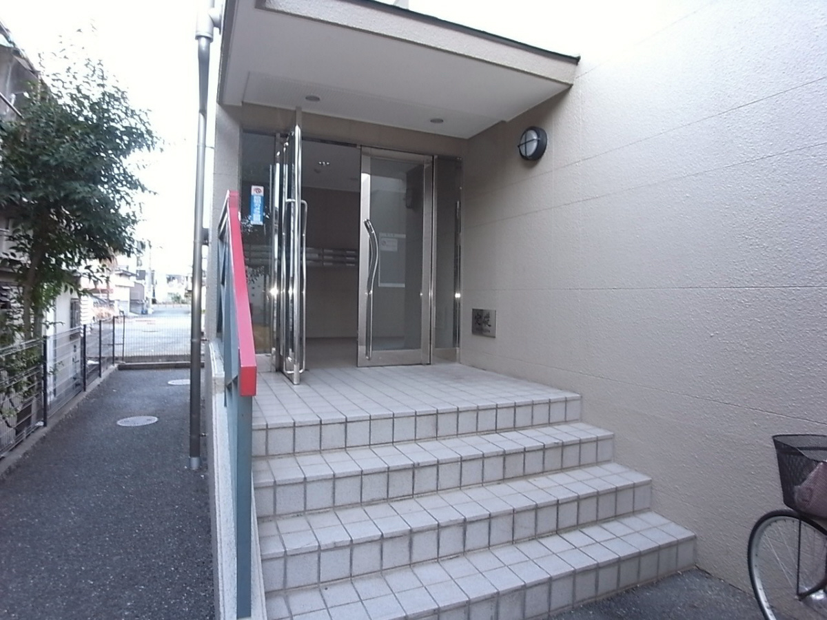 ソレイユ神田2棟のエントランス