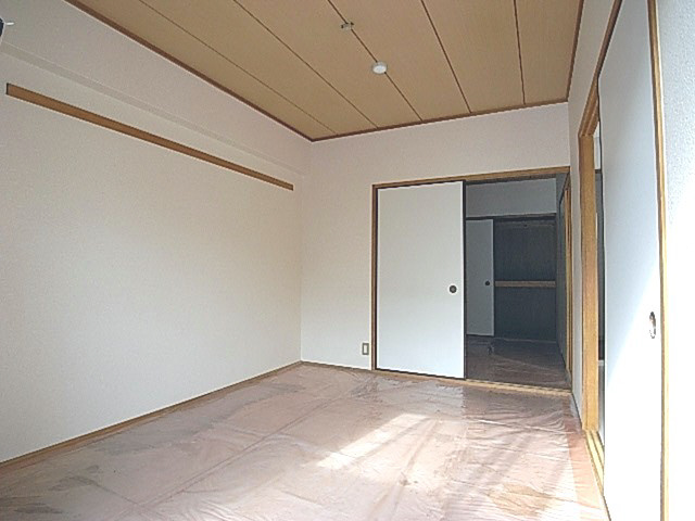 ソレイユ神田2棟の洋室
