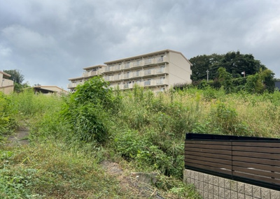 【外観】 | 愛名売地 | 物件の詳細については、現地を見てわかること以外に、役所や法務局などで調べないとわからないことがあります。そのため、現地に行く場合は、もしこの物件を買ったらどのような生活ができるかをイメージしましょう。