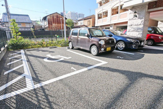 Luxe布施北Ⅰの駐車場