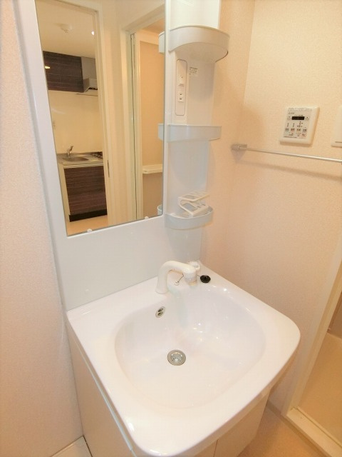 Luxe布施北Ⅰの独立洗面台