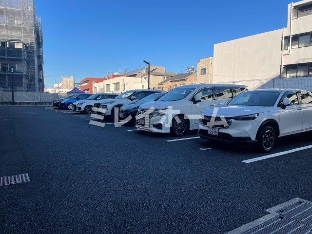 Ａｖａｎｃｅｒ　ｉ’ｌｌ　羽田の駐車場