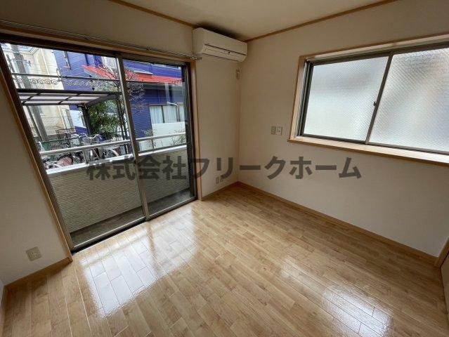 三鷹台マンションの居間・リビング