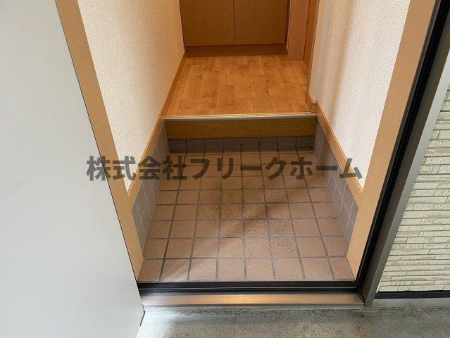 三鷹台マンションの玄関