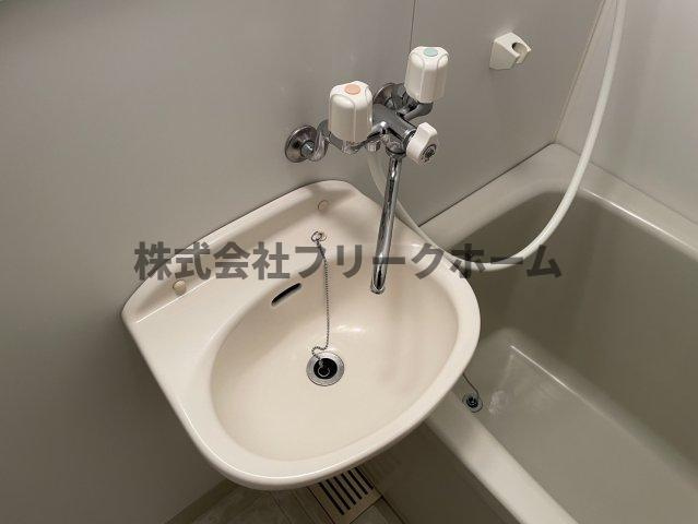 三鷹台マンションの洗面所