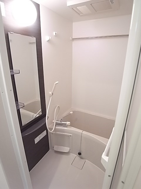 グランパシフィック東園田の浴室