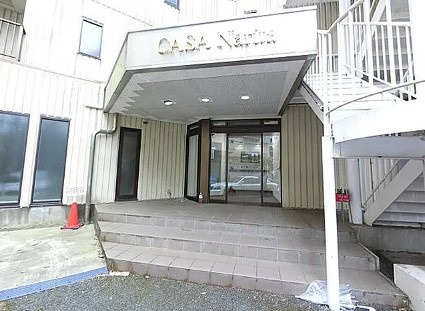 富里市日吉台１丁目の賃貸マンションのエントランス
