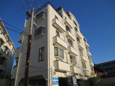 富里市日吉台１丁目の賃貸マンションの外観