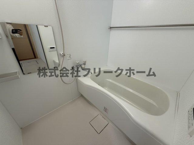 三鷹市深大寺２丁目のアパートの浴室