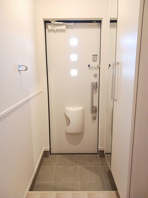 アイレ北山２の玄関
