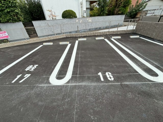 ハナミズキの駐車場