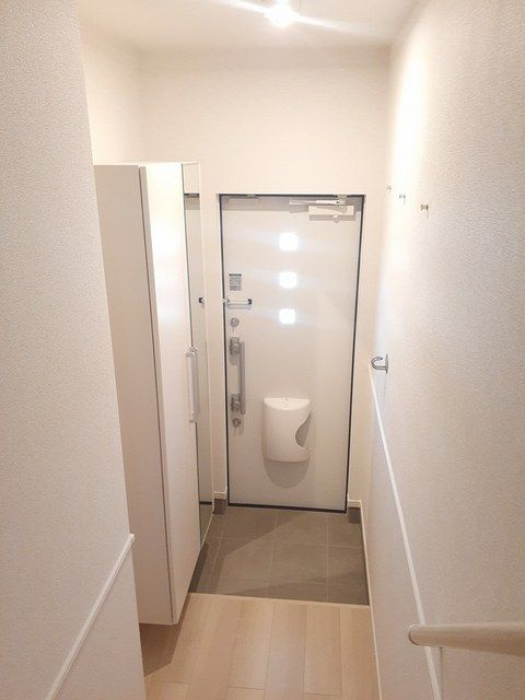 アイレ北山２の玄関