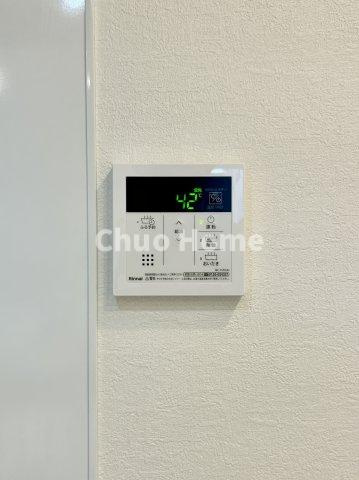トーア平井マンションの発電・温水設備|【給湯リモコン】外での一日を忘れさせてくれるオートバス機能でお好みの湯量・温度に調整された浴槽。