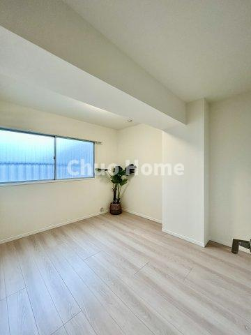 トーア平井マンションの子供部屋|【子供部屋】お子様を持つ家庭の約6割が「家族や子どものため」に購入を希望。入学後の転校を避け、広い空間でのびのび育てたいなどの親心が、家探しのきっかけになっているようです。