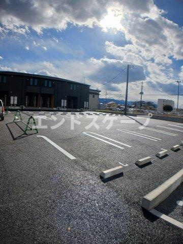 グランシャリオ吉井　四番館の駐車場|高崎、前橋のお部屋探しはエンドスケープまで！お客様の理想お聞かせ下さい♪