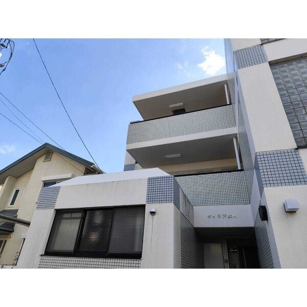 ヴィラ芦屋川のエントランス