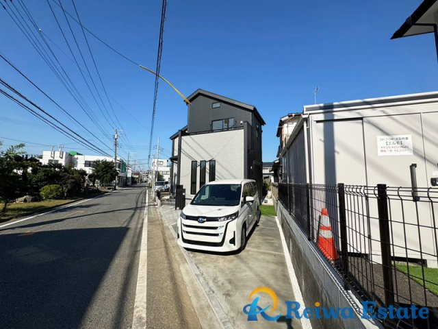 新築戸建　藤沢市羽鳥3丁目の前面道路含む現地写真