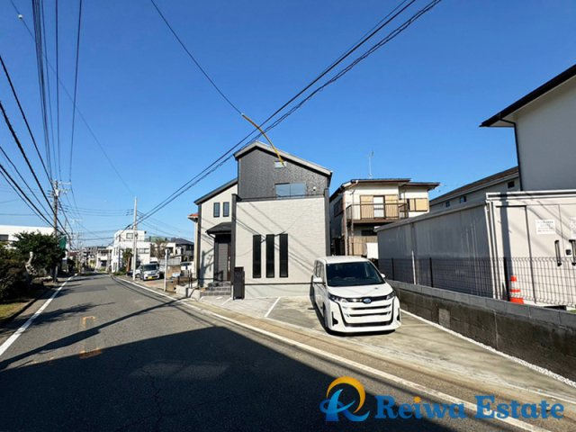 新築戸建　藤沢市羽鳥3丁目の前面道路含む現地写真