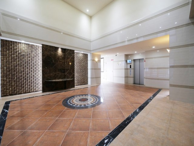 Luxe布施駅前のロビー