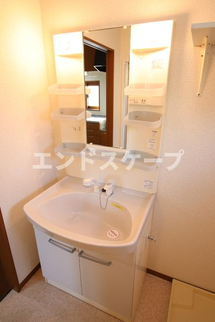 ラ・アムールの洗面所|高崎、前橋のお部屋探しはエンドスケープまで！お客様の理想お聞かせ下さい♪