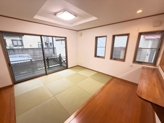 【居間・リビング】 | 三島市長伏　中古戸建