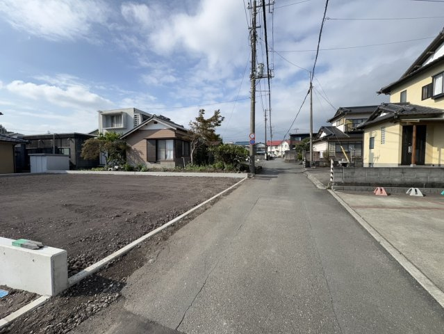 【前面道路含む現地写真】 | 自社売地　富士市比奈　全2区画分譲地　1号地