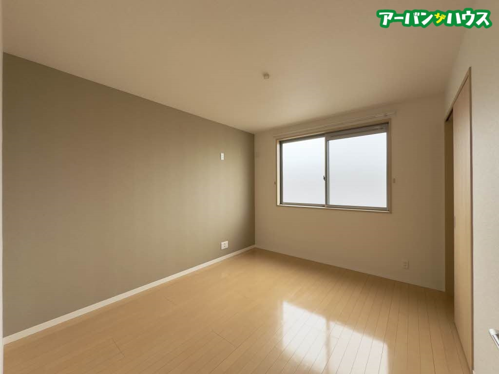 シャーメゾン彩の洋室