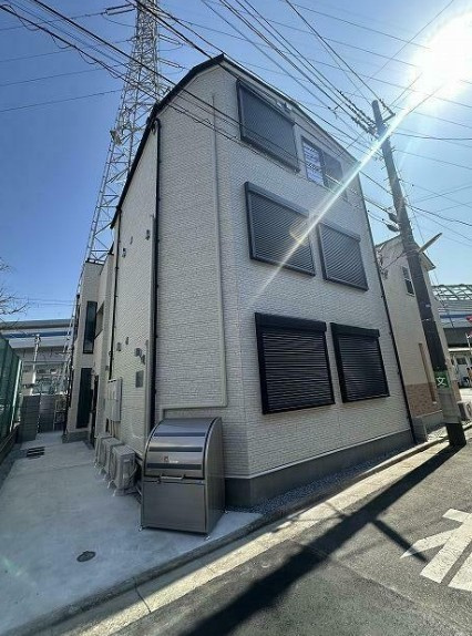 メゾン新柴又駅前の外観