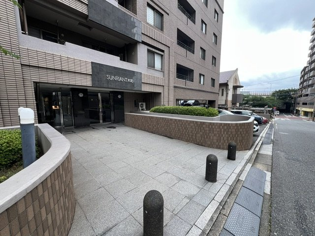 サンリヤン木町（A-9）のエントランス