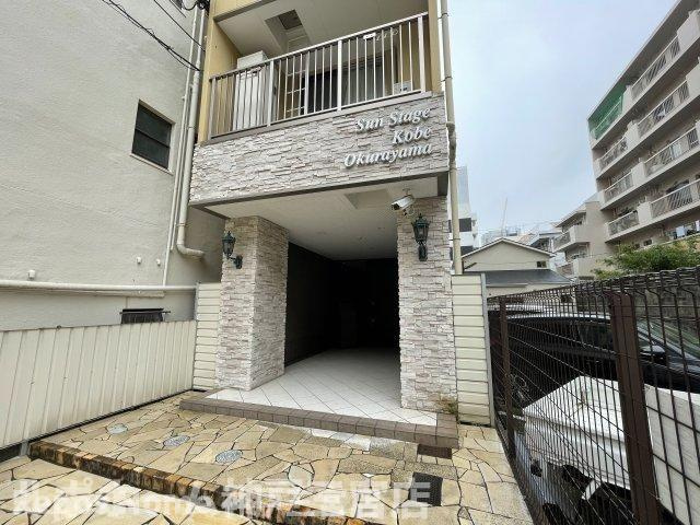 サンステージ神戸大倉山のエントランス