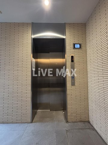 【エントランス】クレストコート靱公園 