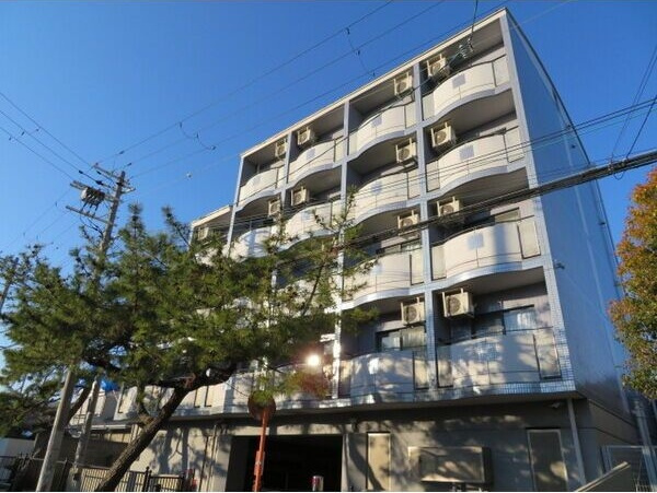メゾンドール吹田の外観