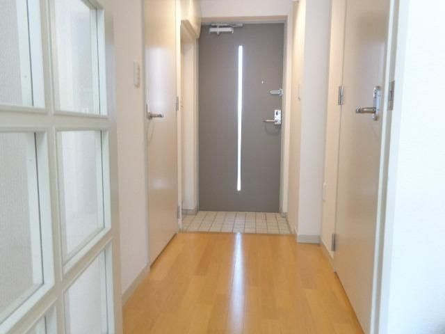 ラフィネ築地の玄関