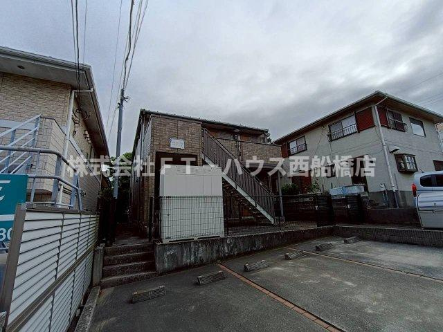 船橋市西船１丁目のアパートの駐車場