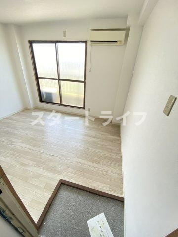 大阪市東淀川区淡路２丁目の賃貸マンションの玄関
