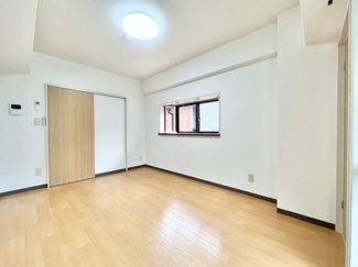 【寝室】 | スカイハイツ | ※同号室別部屋参考写真です。