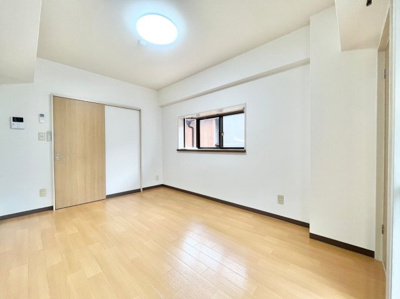 【寝室】 | スカイハイツ | ※同号室別部屋参考写真です。