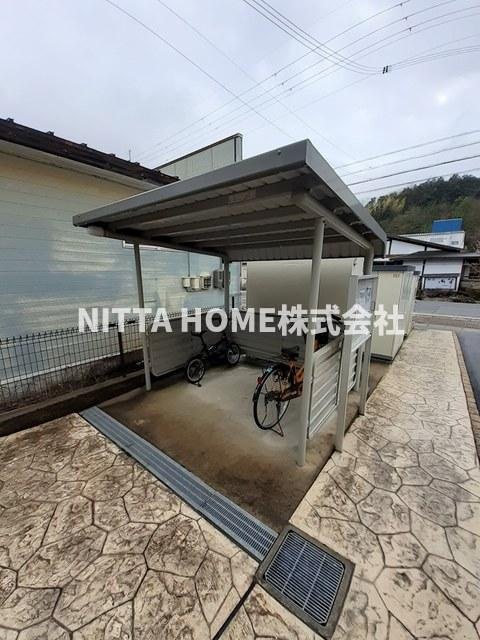 メル　カノン１のその他|屋根付きの駐輪場は無料です○