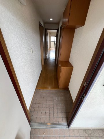 グリーンコート西田の玄関