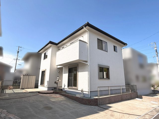 【外観】 | 四日市市三滝台２丁目 | オール電化仕様の４ＬＤＫ　内外装リフォーム済